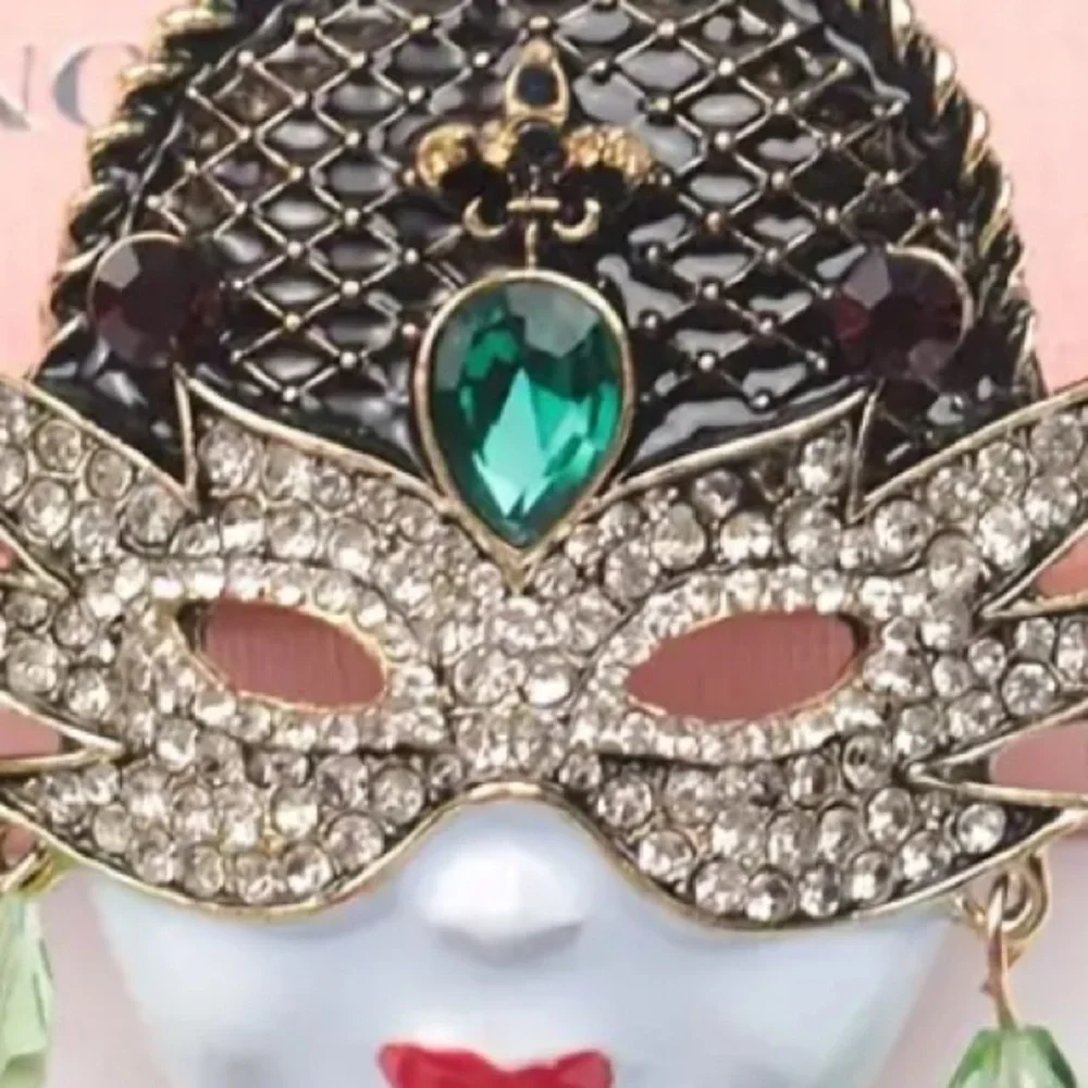 Victorian Style Masquerade Face Brooch with Emerald Green Gem & Tassels New